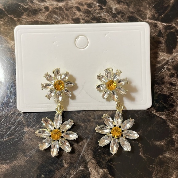 For Love And Lemons Marguerite Crystal Daisy Earrings - Picture 12 of 16